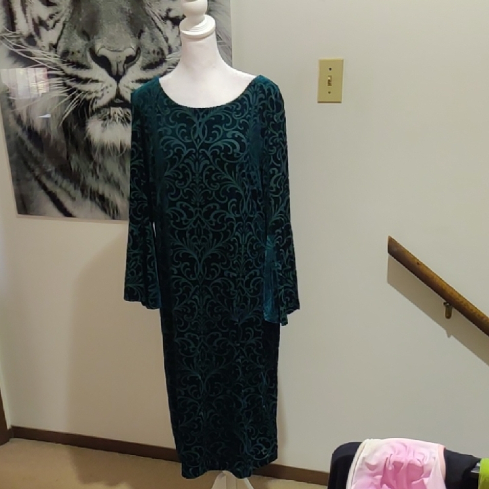 Liz Claiborne Green Burnout Velvet Long Sleeve Dress
